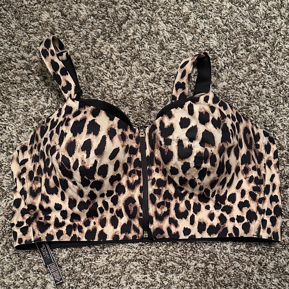 Victoria's Secret Leopard Print Sports Bra